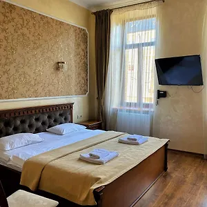 Hotel 39, Leópolis